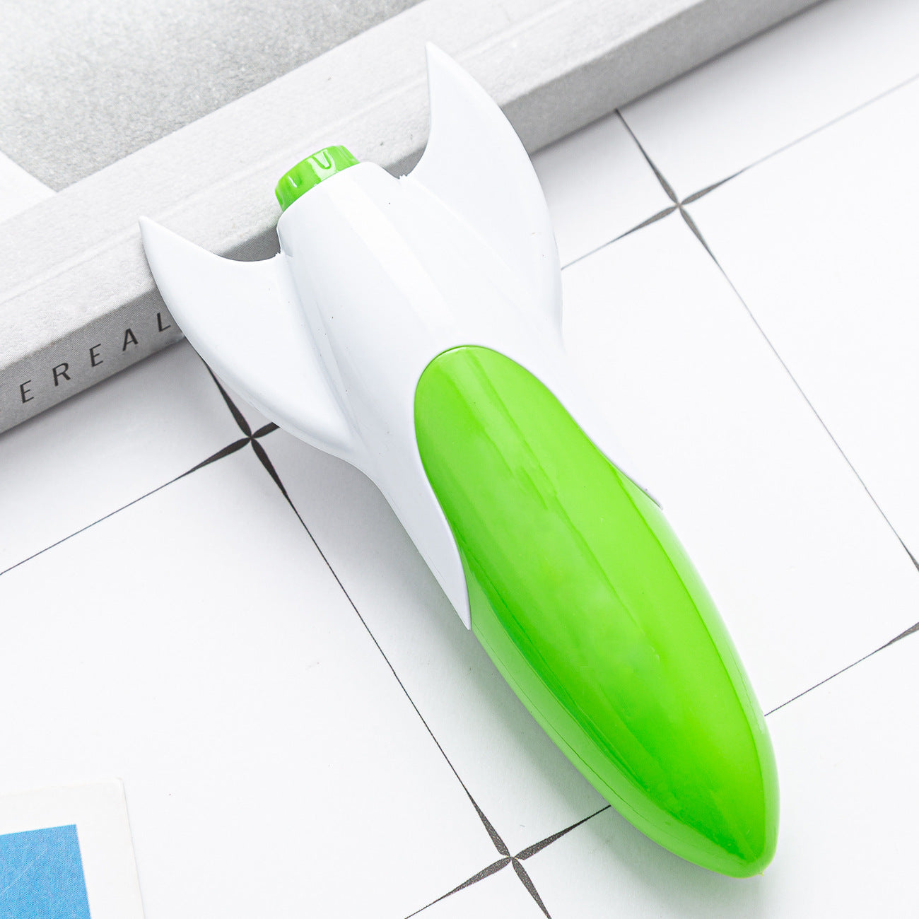 Bolígrafos de plástico en forma de cohete al por mayor